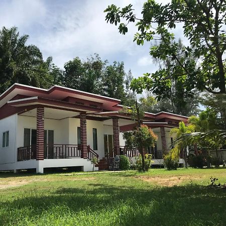 Tara House Hotel Koh Lanta Bagian luar foto