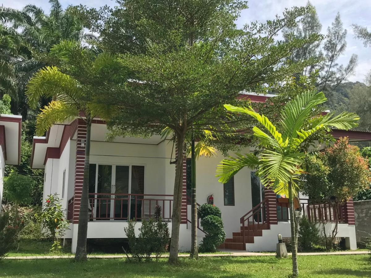 Tara House Hotel Koh Lanta Bagian luar foto