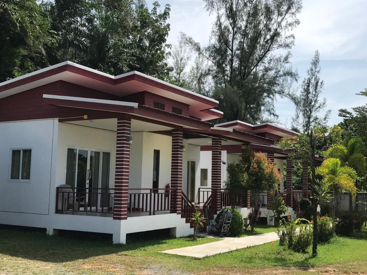 Tara House Hotel Koh Lanta Bagian luar foto