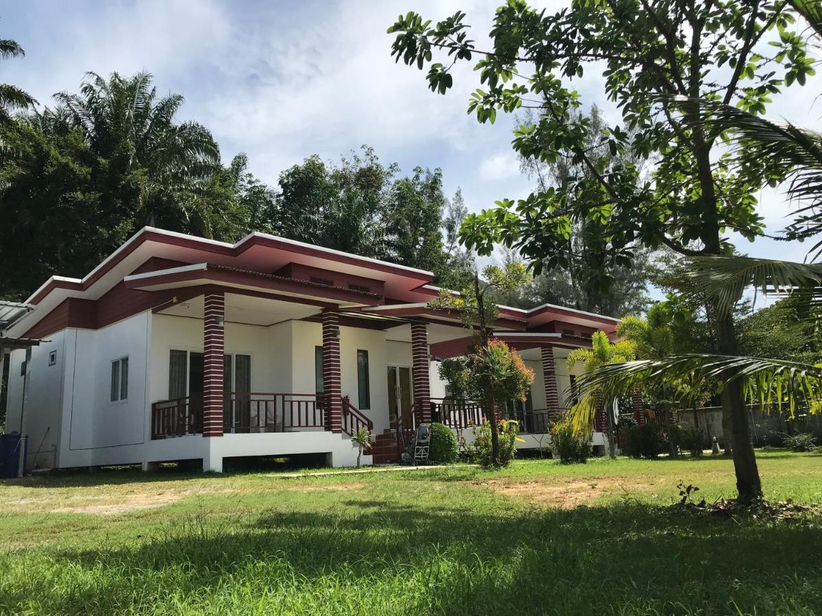Tara House Hotel Koh Lanta Bagian luar foto
