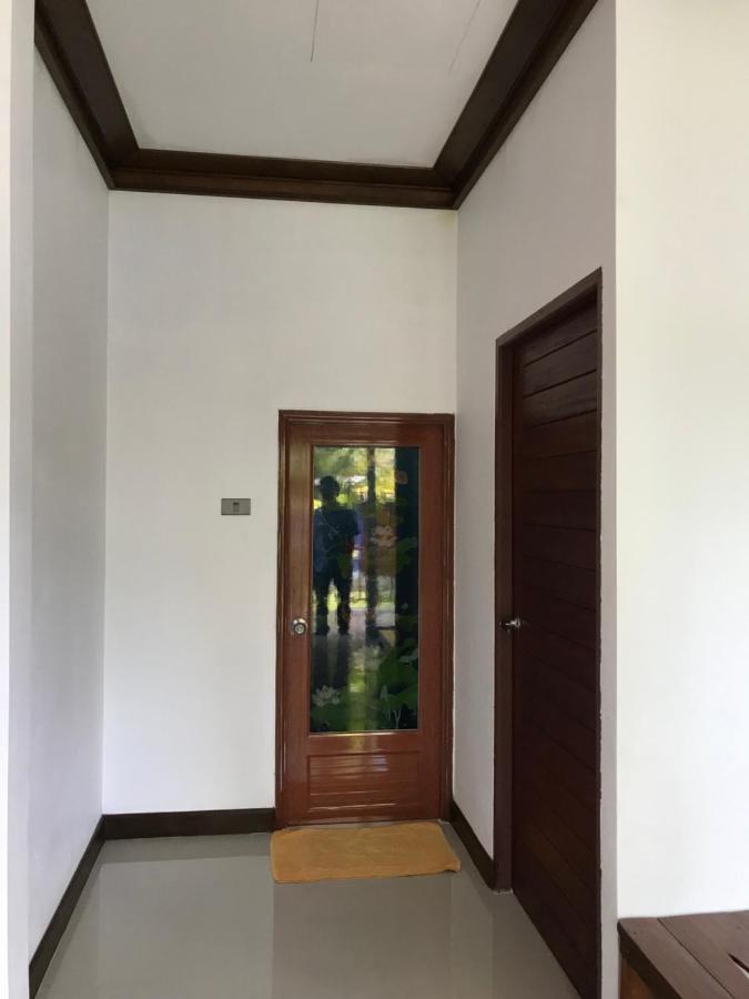 Tara House Hotel Koh Lanta Bagian luar foto