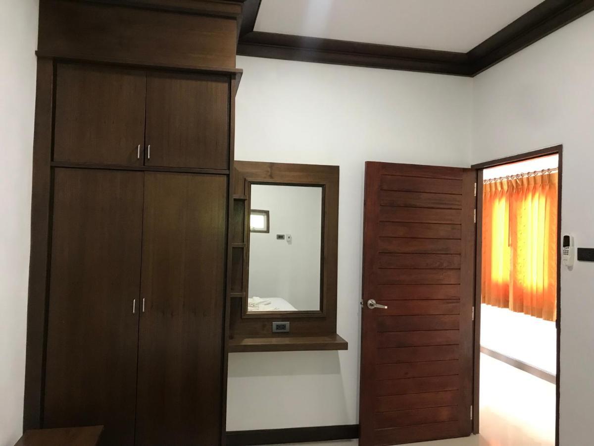 Tara House Hotel Koh Lanta Bagian luar foto