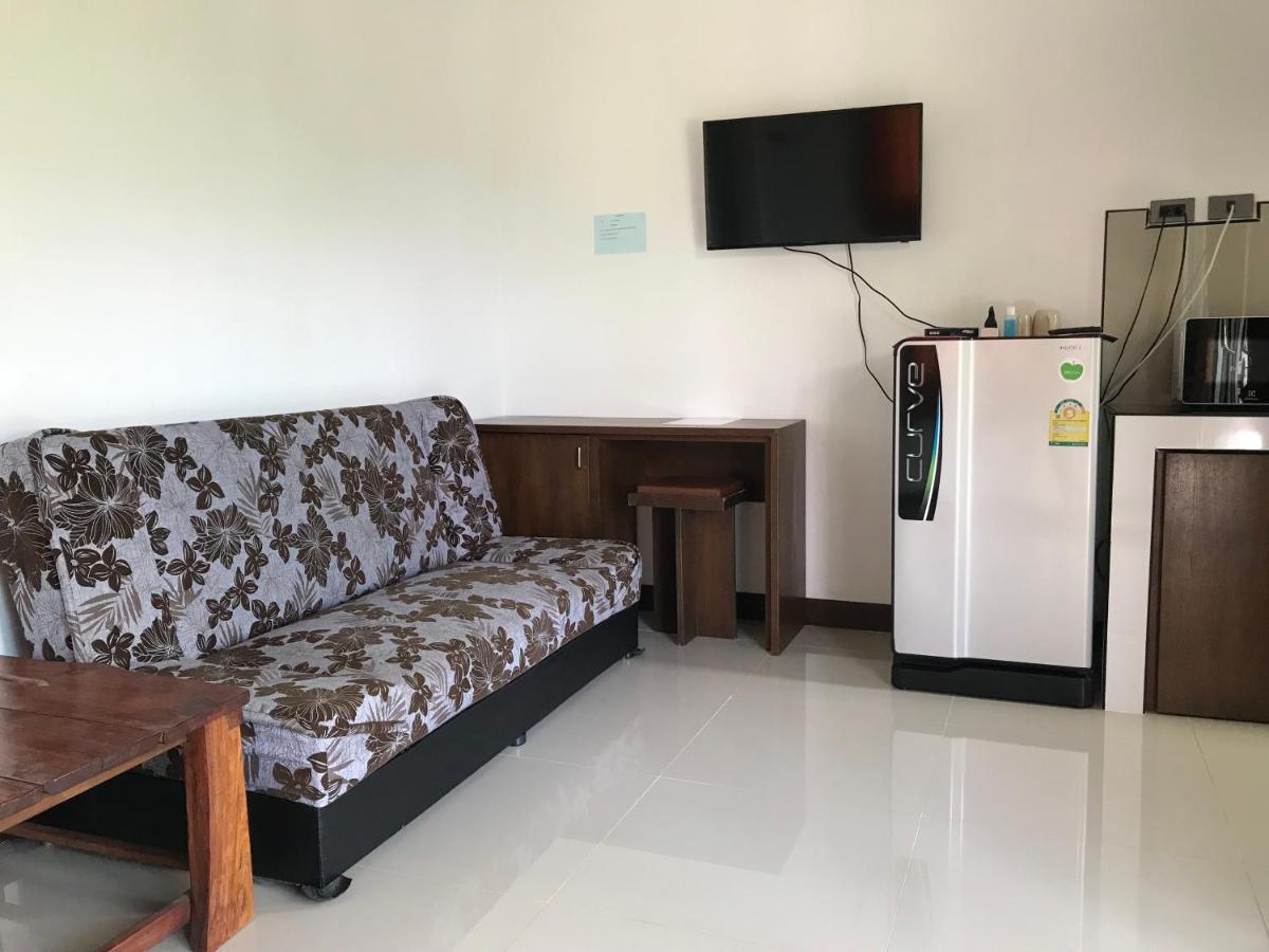 Tara House Hotel Koh Lanta Bagian luar foto