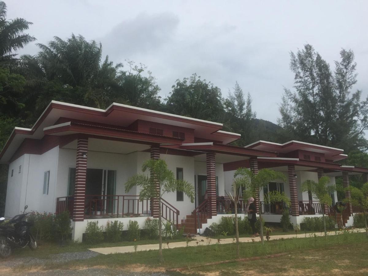 Tara House Hotel Koh Lanta Bagian luar foto