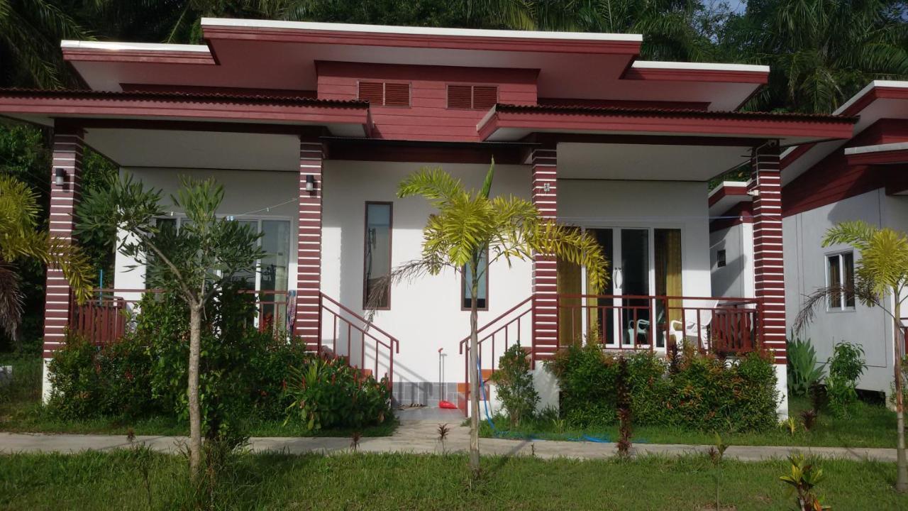 Tara House Hotel Koh Lanta Bagian luar foto