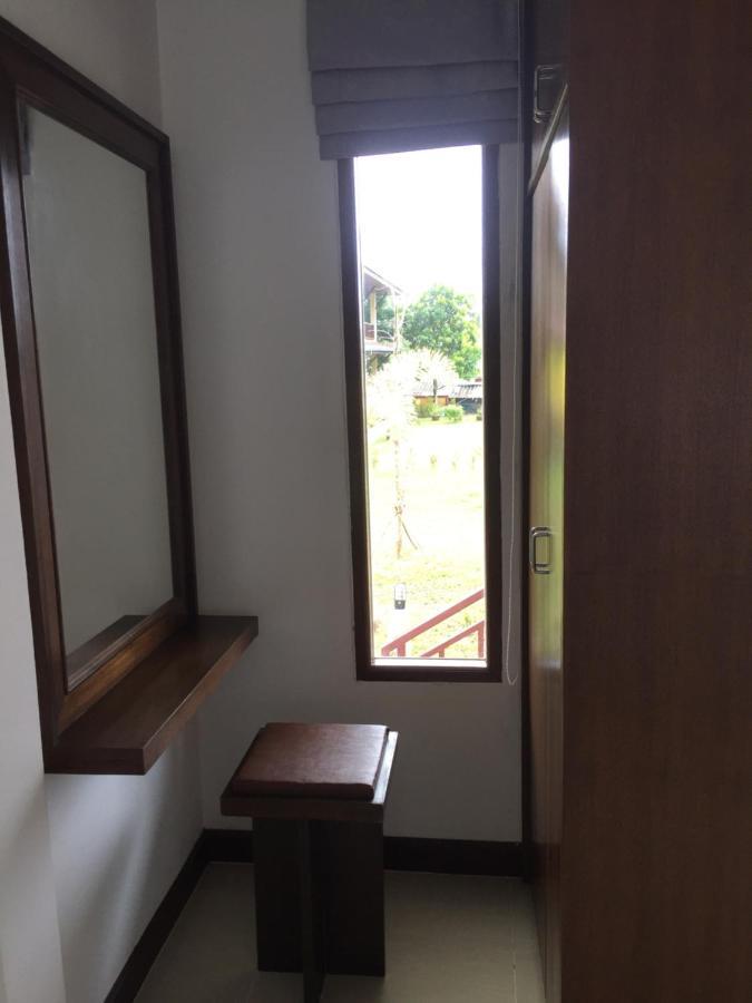 Tara House Hotel Koh Lanta Bagian luar foto