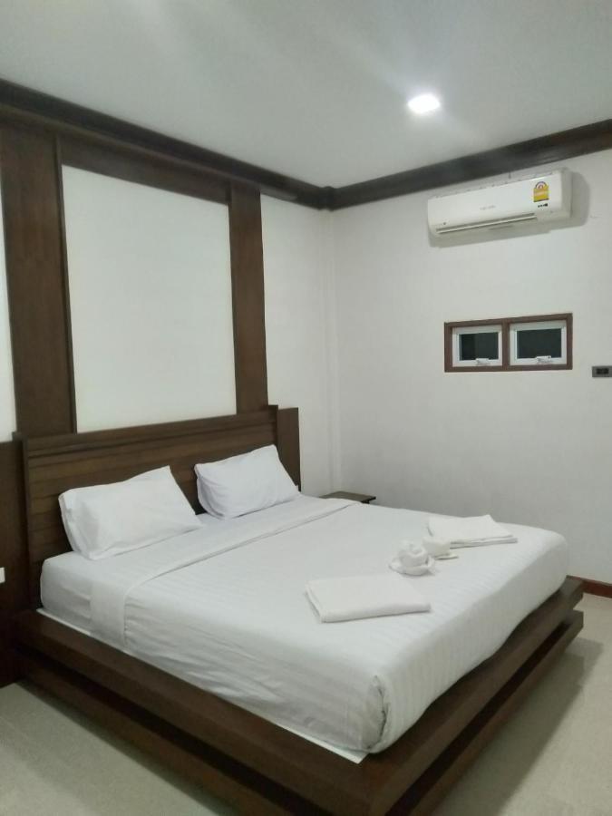 Tara House Hotel Koh Lanta Bagian luar foto